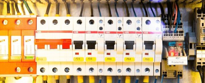 consumo energía eléctrica hogar